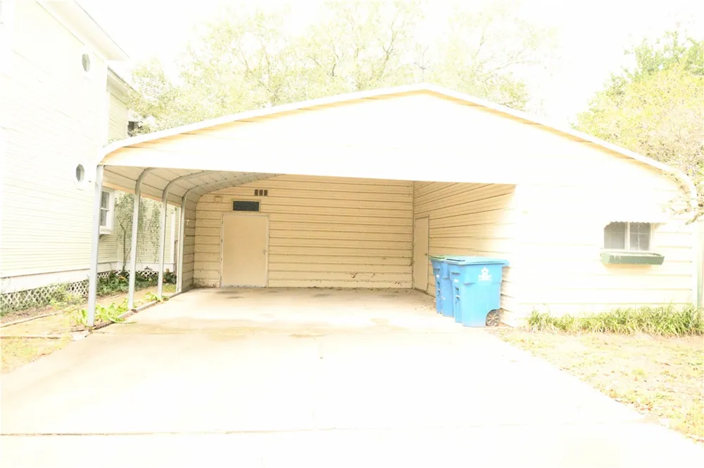 711 E Lott Street Beeville, TX 78102