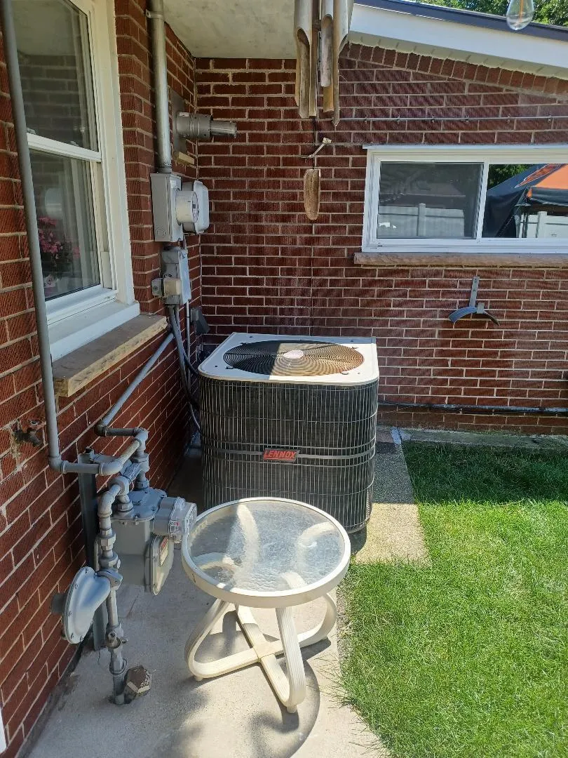 8246 Northcote Avenue Munster, IN 46321