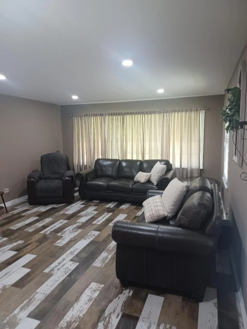 8246 Northcote Avenue Munster, IN 46321