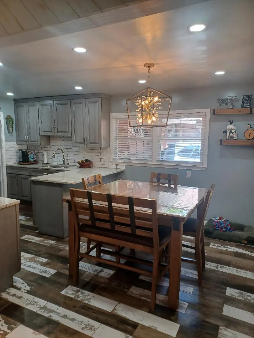 8246 Northcote Avenue Munster, IN 46321