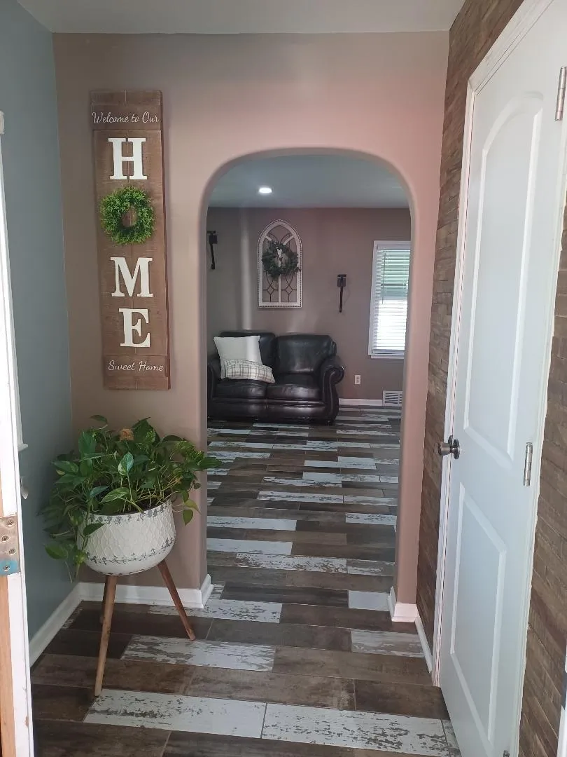 8246 Northcote Avenue Munster, IN 46321