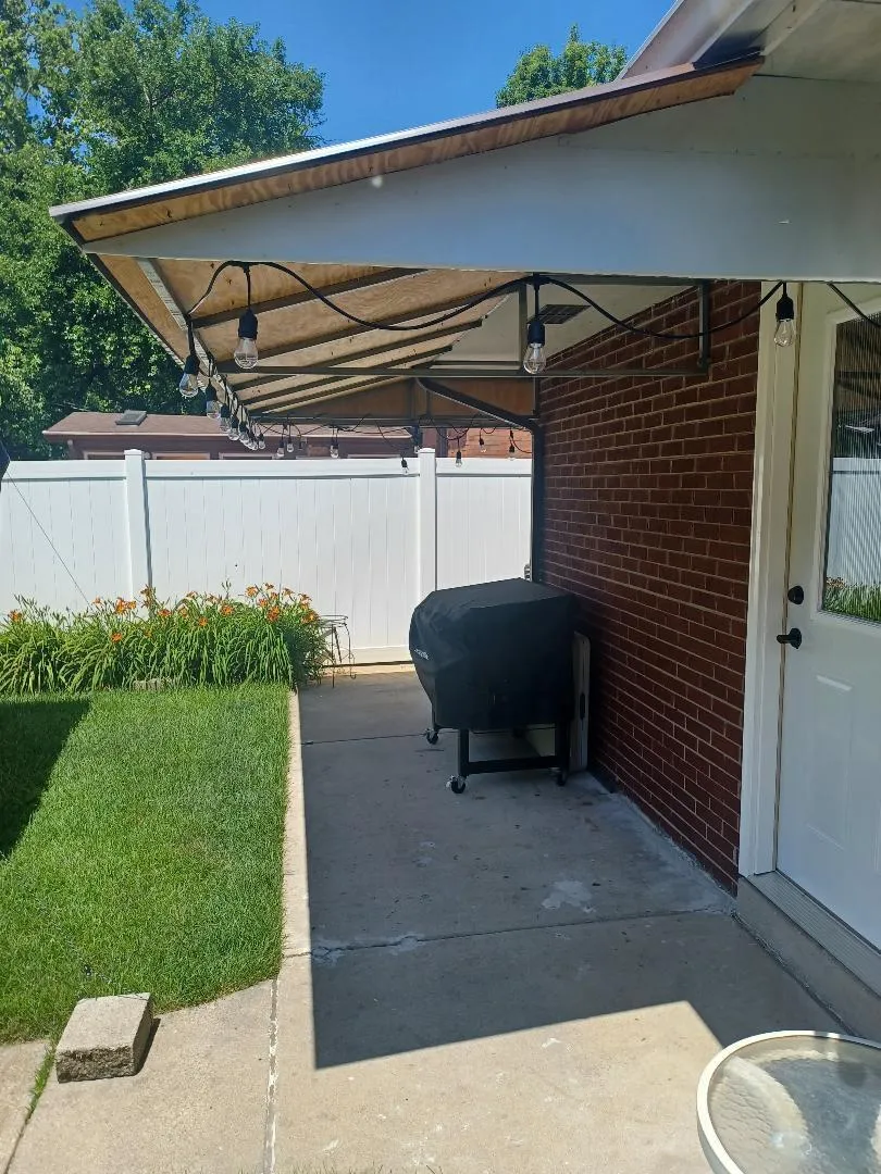 8246 Northcote Avenue Munster, IN 46321