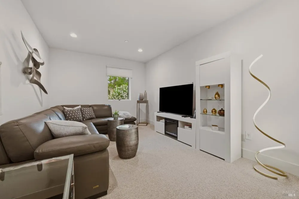 316 Deer Hollow Drive Napa, CA 94558