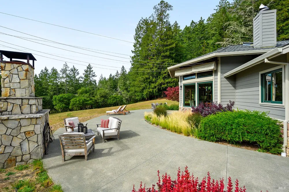 2585 Marra Road Occidental, CA 95465