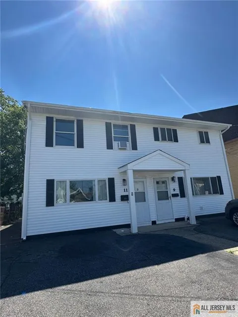 11 Hyde Avenue