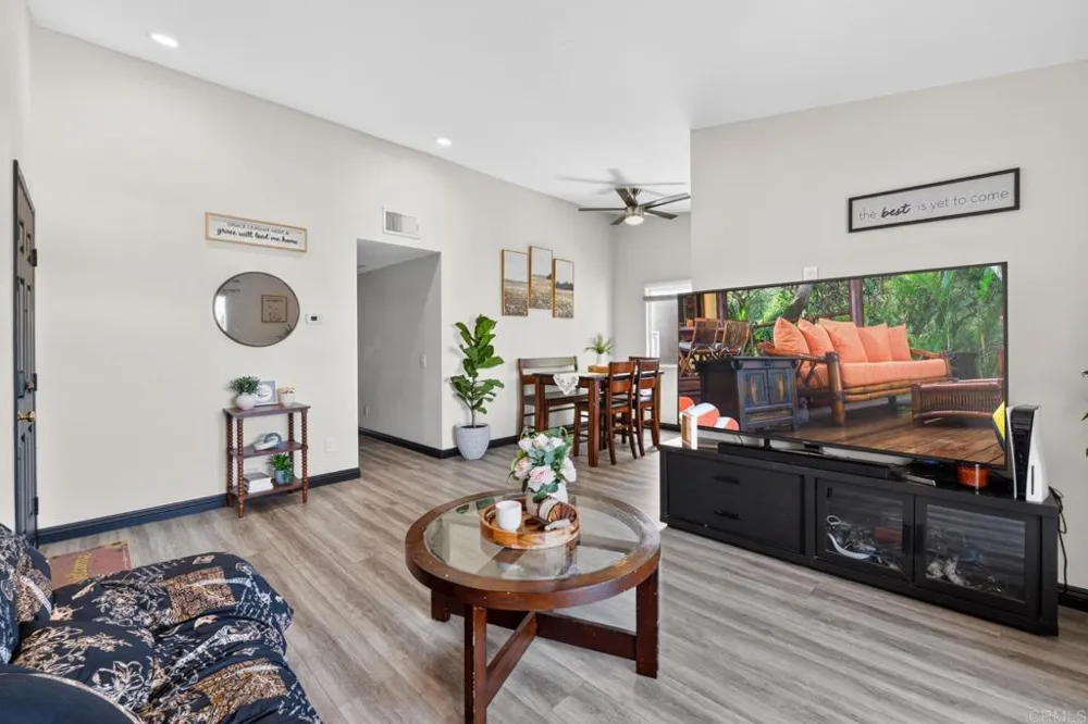 6454 Quarry Rd #8 Spring Valley, CA 91977