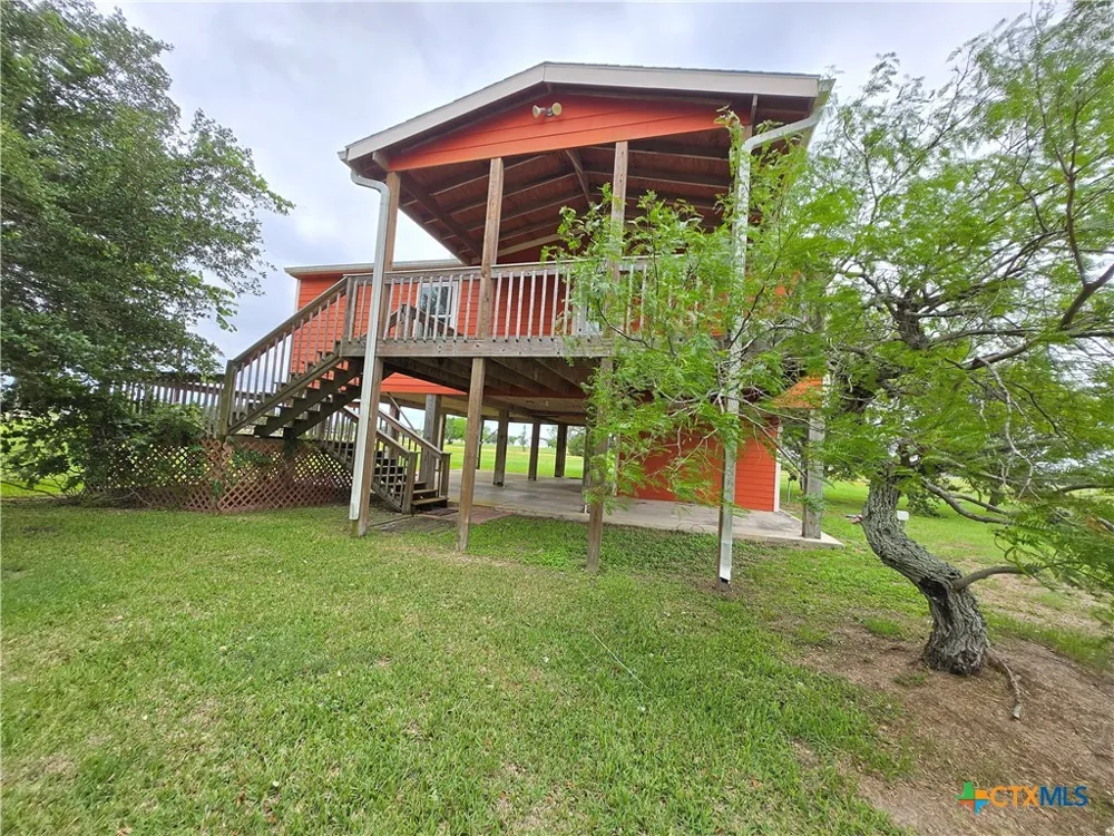 205 Buckskin Drive Palacios, TX 77465
