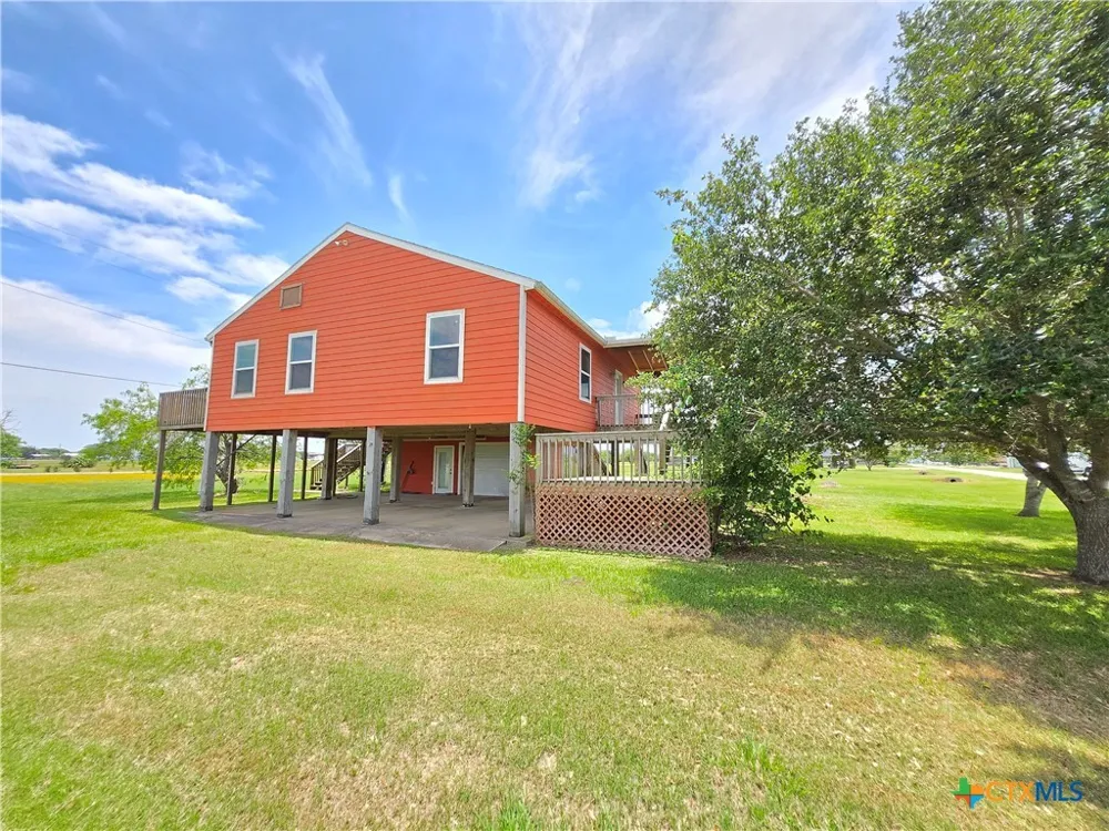 205 Buckskin Drive Palacios, TX 77465
