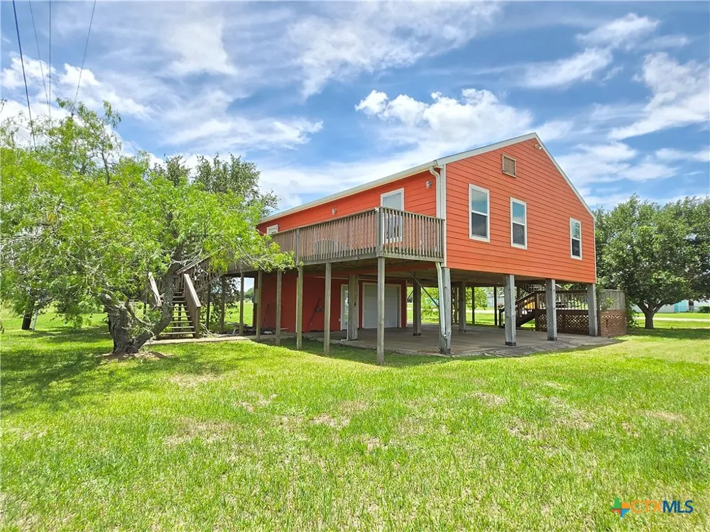 205 Buckskin Drive Palacios, TX 77465