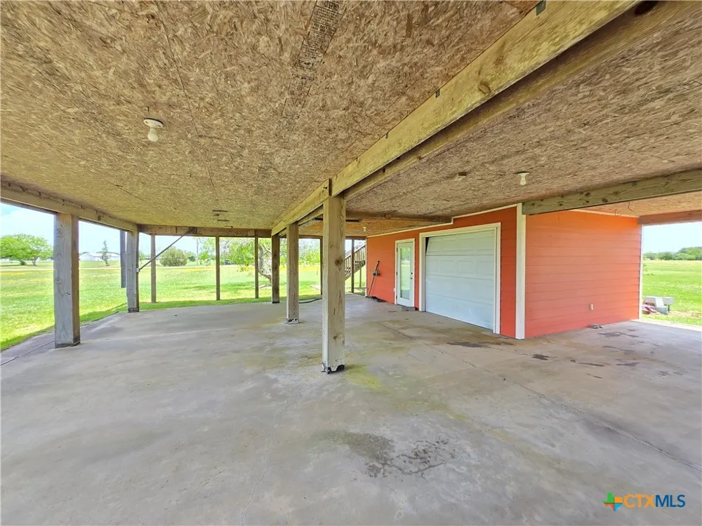 205 Buckskin Drive Palacios, TX 77465