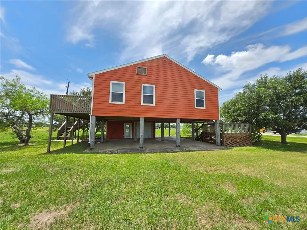 205 Buckskin Drive Palacios, TX 77465