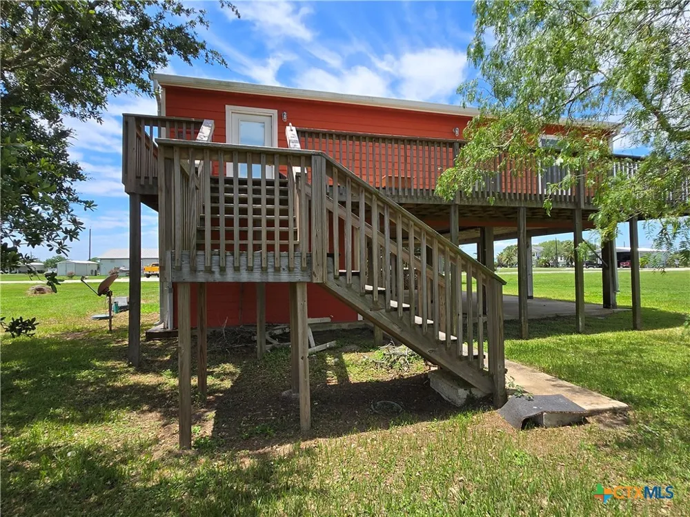 205 Buckskin Drive Palacios, TX 77465