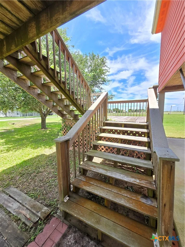 205 Buckskin Drive Palacios, TX 77465