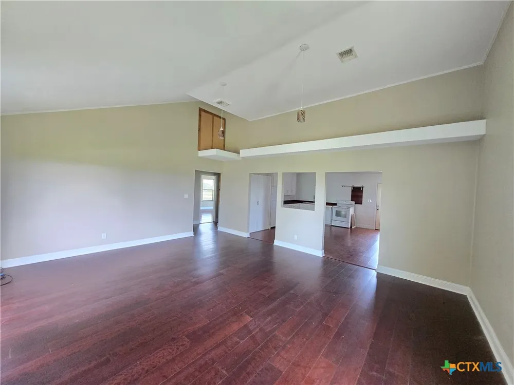 205 Buckskin Drive Palacios, TX 77465