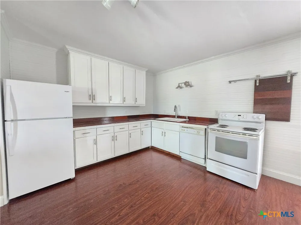 205 Buckskin Drive Palacios, TX 77465