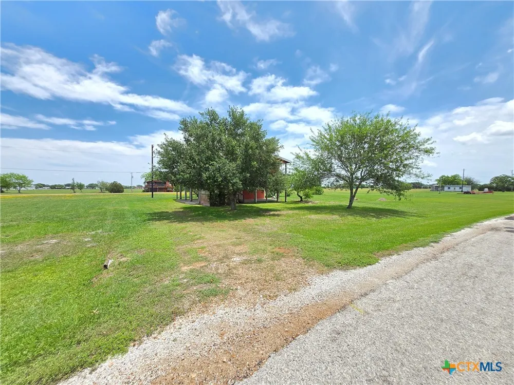 205 Buckskin Drive Palacios, TX 77465