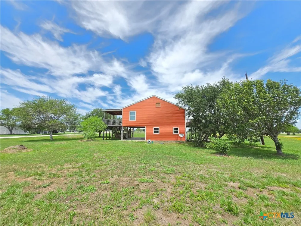 205 Buckskin Drive Palacios, TX 77465