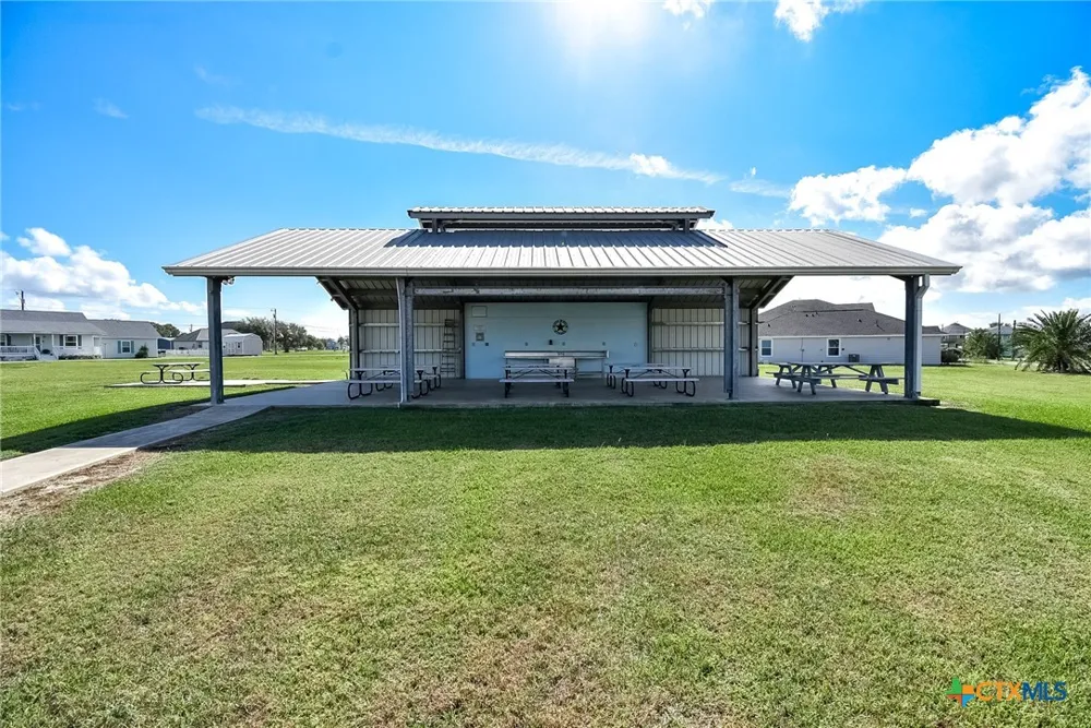 205 Buckskin Drive Palacios, TX 77465