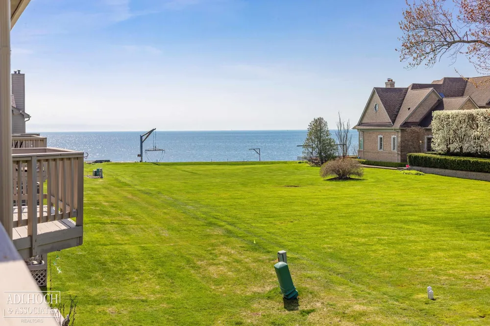25540 Waterview Drive Harrison Charter Township, MI 48045