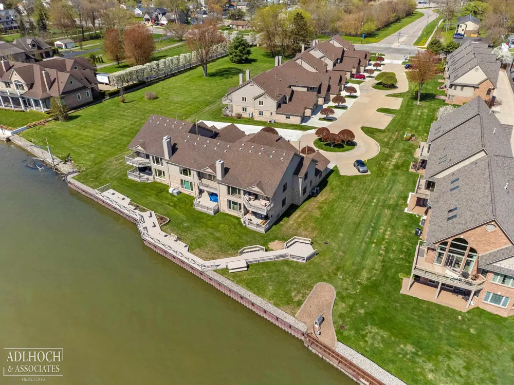 25540 Waterview Drive Harrison Charter Township, MI 48045