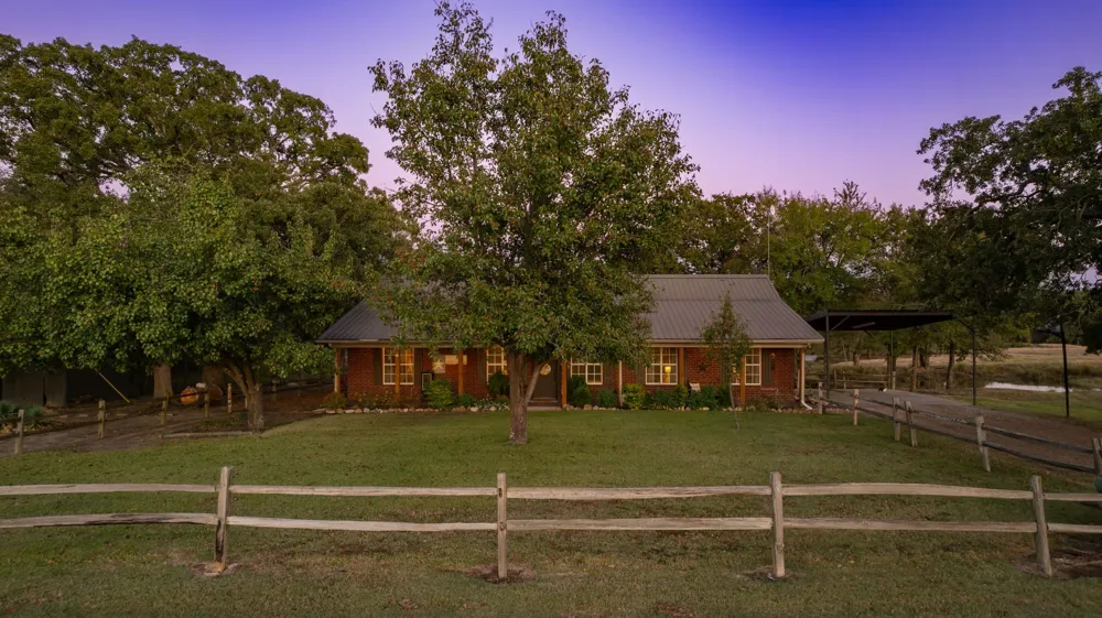 1004 County Road 4574 Sulphur Springs, TX 75482
