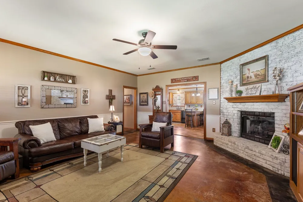 1004 County Road 4574 Sulphur Springs, TX 75482