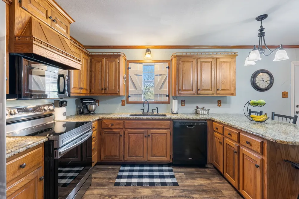 1004 County Road 4574 Sulphur Springs, TX 75482