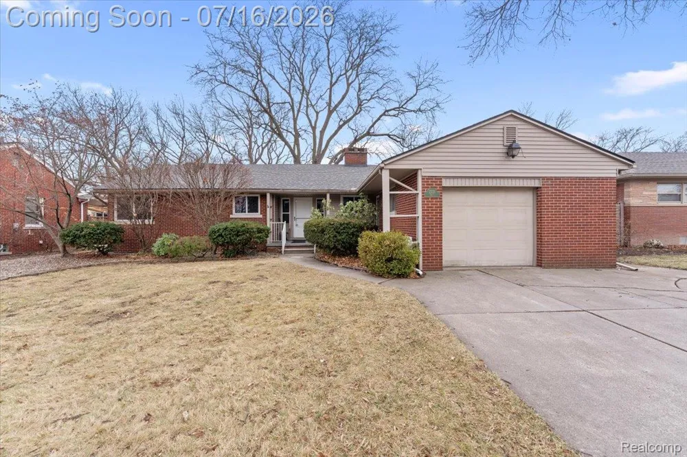 2221 Davis Street Wyandotte City, MI 48192