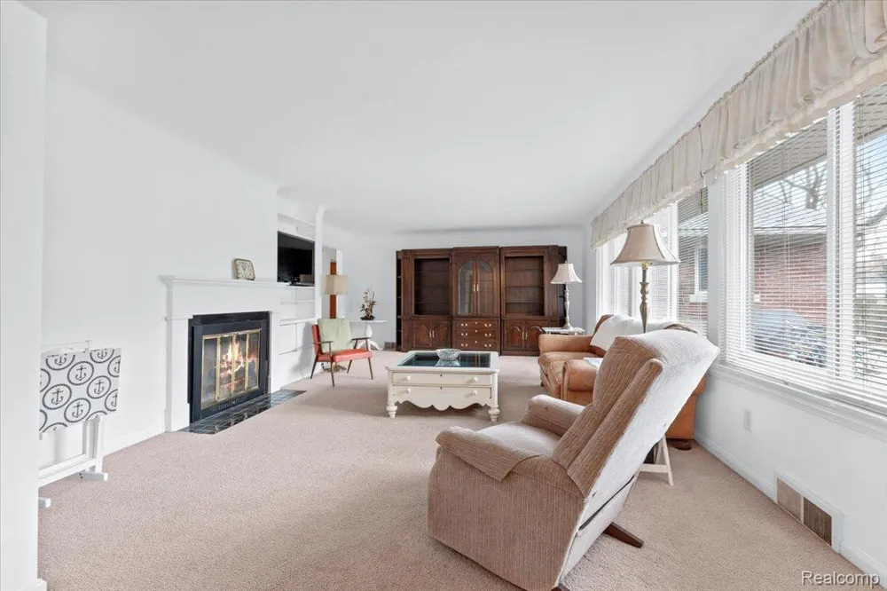 2221 Davis Street Wyandotte City, MI 48192
