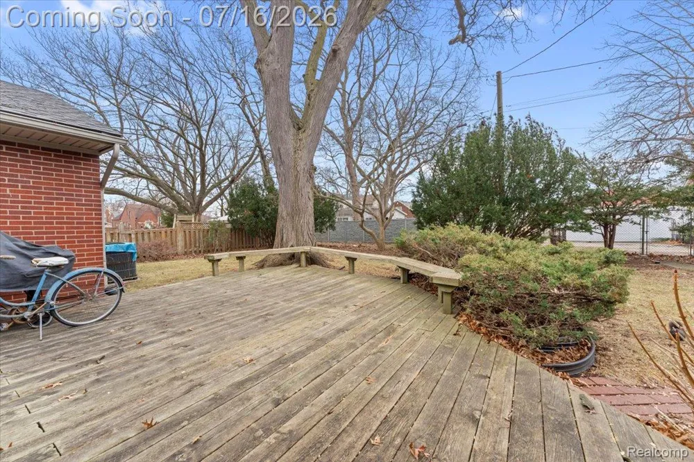 2221 Davis Street Wyandotte City, MI 48192