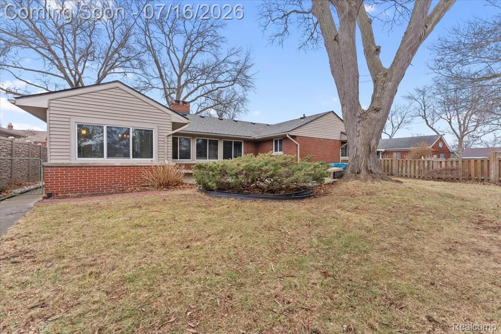 2221 Davis Street Wyandotte City, MI 48192