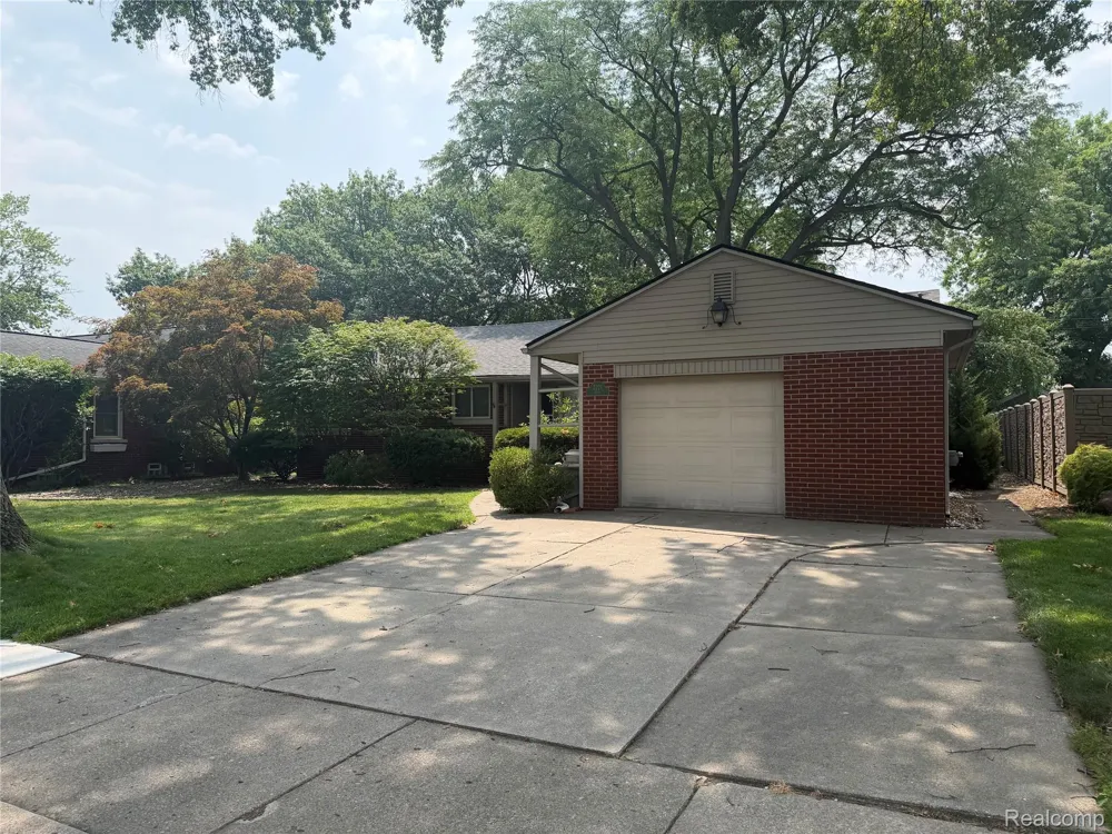 2221 Davis Street Wyandotte City, MI 48192