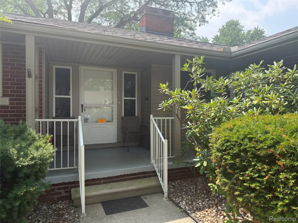 2221 Davis Street Wyandotte City, MI 48192