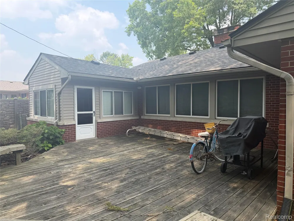 2221 Davis Street Wyandotte City, MI 48192