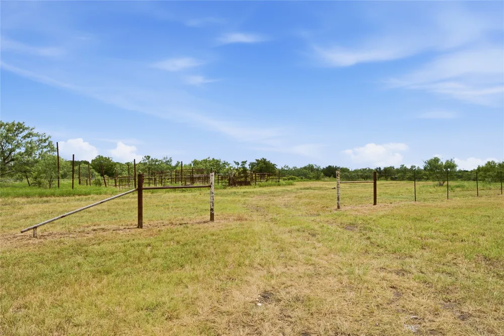 1594 Lcr 312 Mart, TX 76664