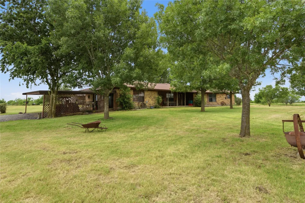 1594 Lcr 312 Mart, TX 76664