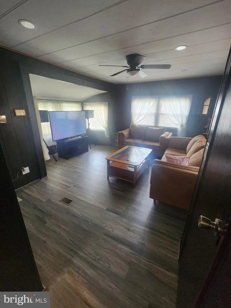 106 NEVADA AVE Williamstown, NJ 08094