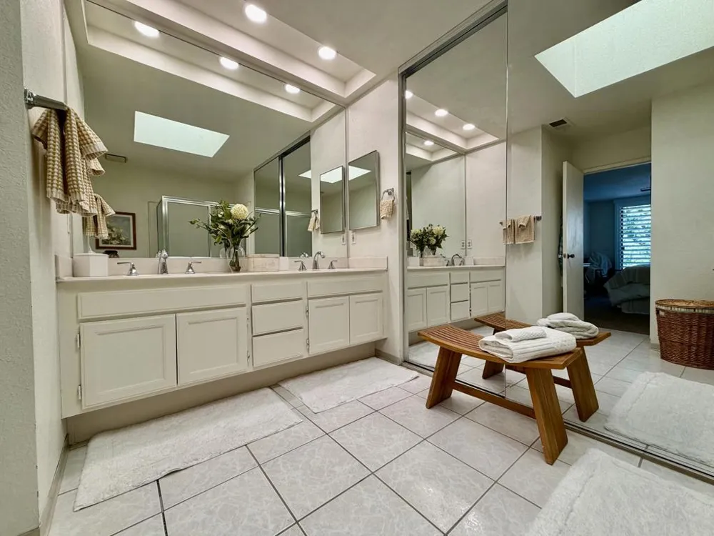 231 Santa Barbara Circle Palm Desert, CA 92260