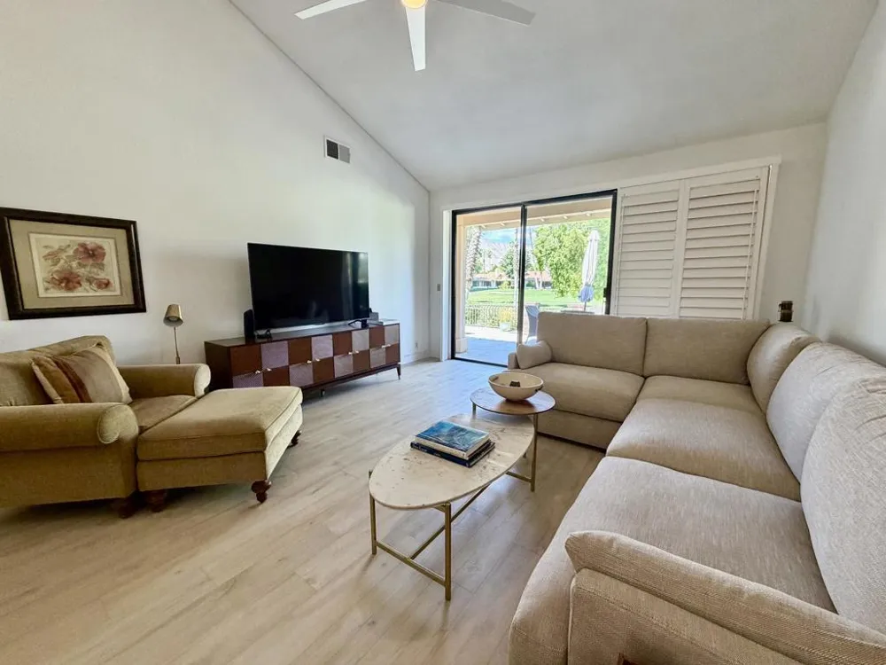 231 Santa Barbara Circle Palm Desert, CA 92260