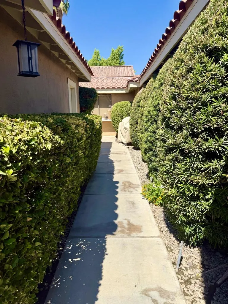 231 Santa Barbara Circle Palm Desert, CA 92260