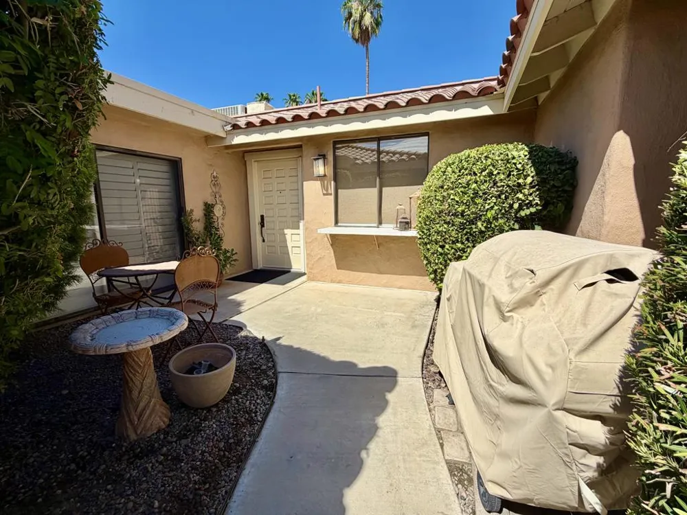 231 Santa Barbara Circle Palm Desert, CA 92260