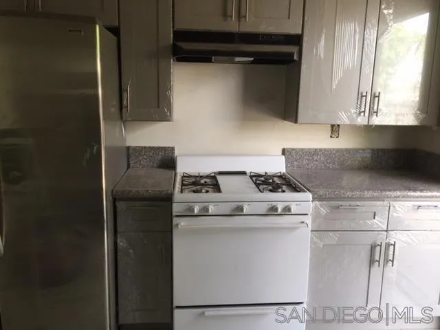 4468 49th ST San Diego, CA 92115