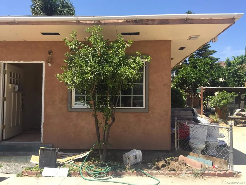 4468 49th ST San Diego, CA 92115