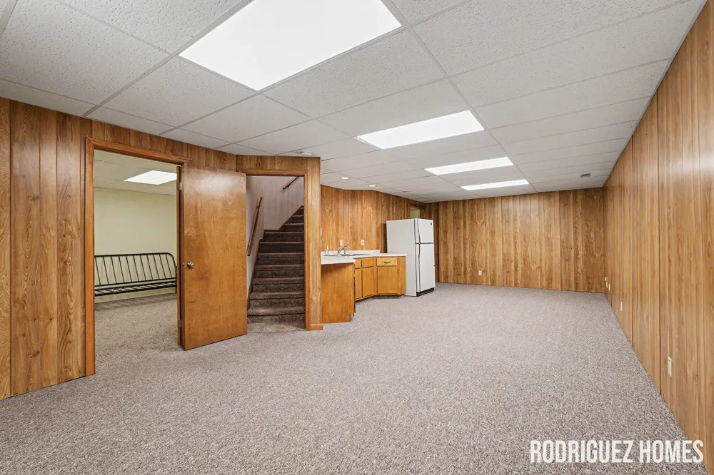 1731 Lakeview Drive Zeeland, MI 49464