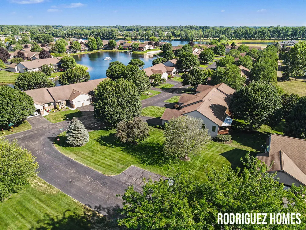 1731 Lakeview Drive Zeeland, MI 49464