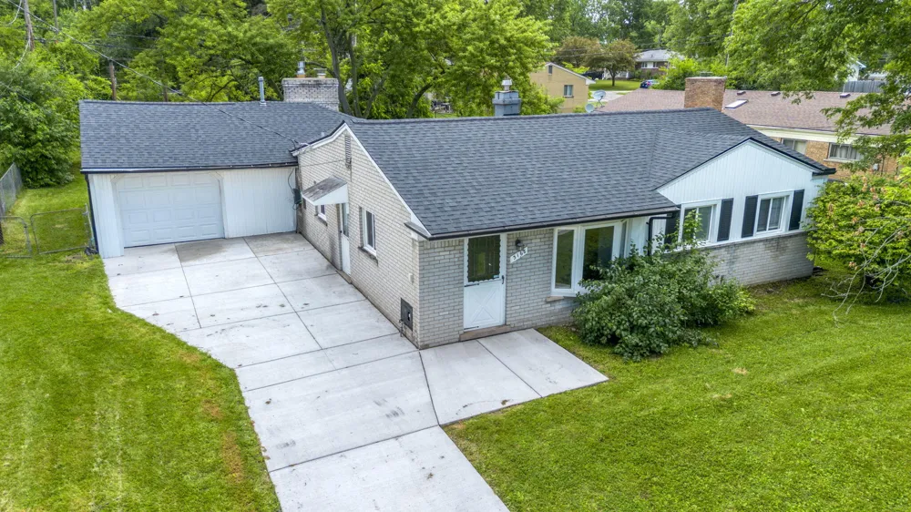 3168 Herbell Drive Waterford, MI 48328
