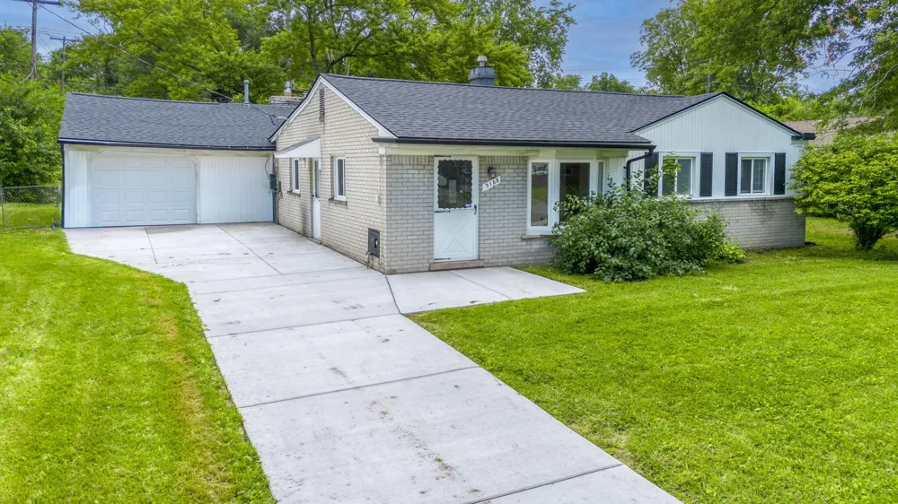 3168 Herbell Drive Waterford, MI 48328