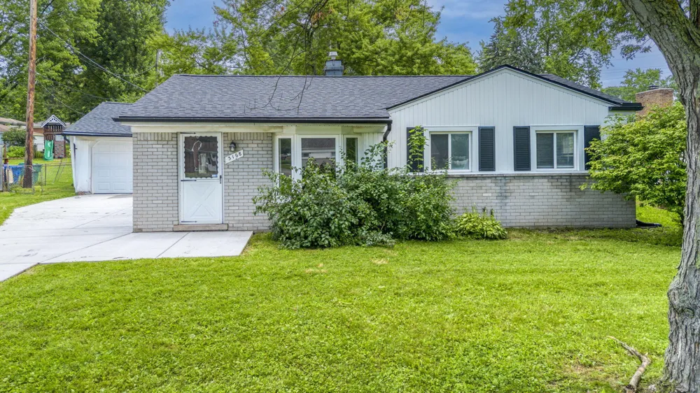3168 Herbell Drive Waterford, MI 48328