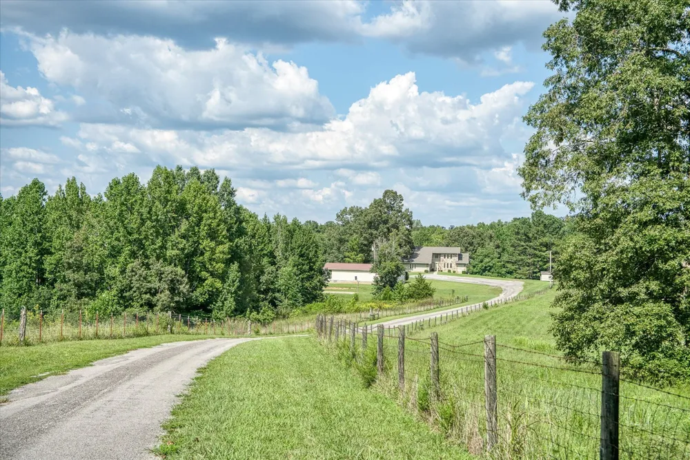 3916 Indian Mound Rd Sparta, TN 38583