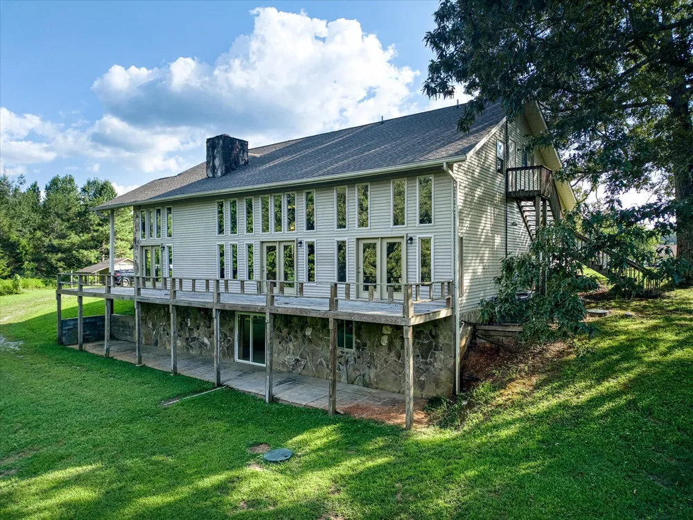 3916 Indian Mound Rd Sparta, TN 38583